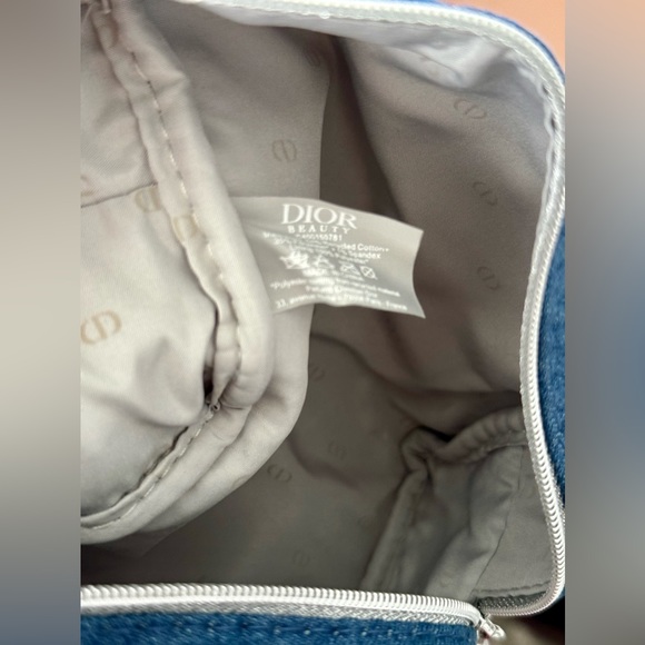 Dior Beauty Denim Pouch w Dior Show Mascara and Addict Lip Maximizer - Picture 9 of 11